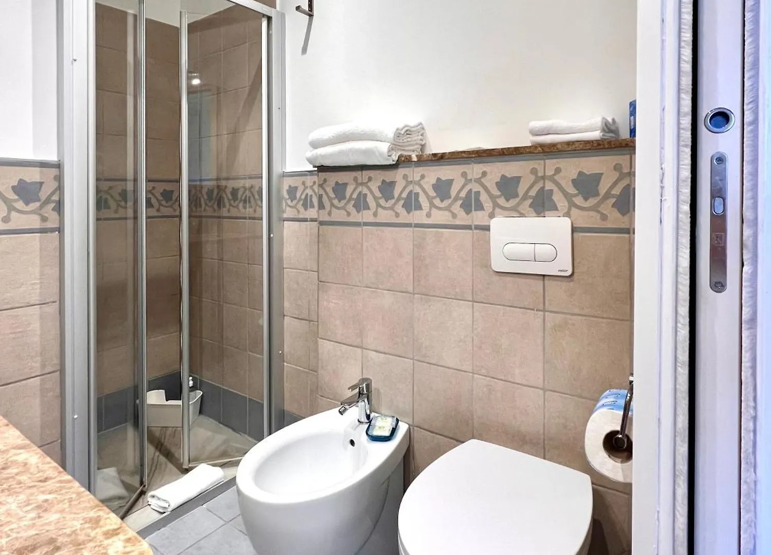 B&B Viale Italia 22 福洛尼卡 0*,  意大利